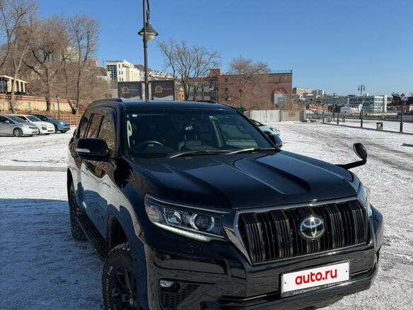 2021 Toyota Land Cruiser Prado 150 Series Рестайлинг 3, чёрный, 5700000 рублей - вид 1