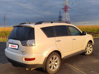 2012 Mitsubishi Outlander II Рестайлинг, белый, 1120000 рублей, вид 3