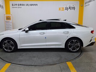 2022 Kia K5 III, белый, 2460000 рублей, вид 3