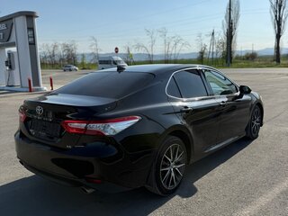 2021 Toyota Camry VIII (XV70) Рестайлинг, чёрный, 2900000 рублей, вид 4