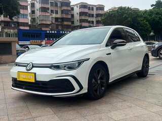2023 Volkswagen Golf VIII, белый, 1880000 рублей, вид 1