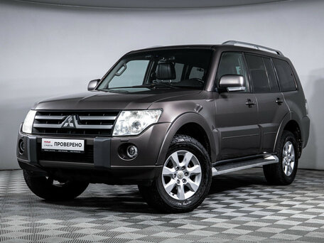 Mitsubishi Pajero IV