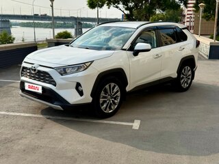 2019 Toyota RAV4 V (XA50), белый, 3199000 рублей, вид 3