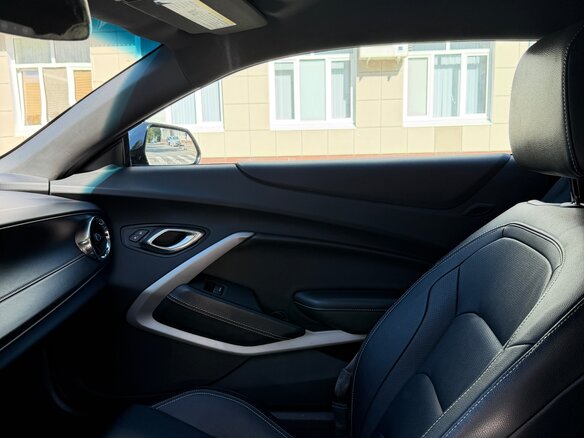 2019 Chevrolet Camaro VI Рестайлинг, чёрный, 2800000 рублей - вид 7