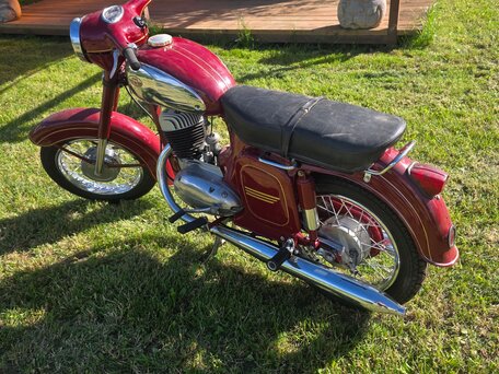1968 Jawa 250, красный, 1200000 рублей, вид 1