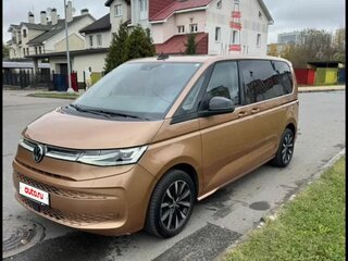 2022 Volkswagen Multivan T7, коричневый, 6450000 рублей, вид 1