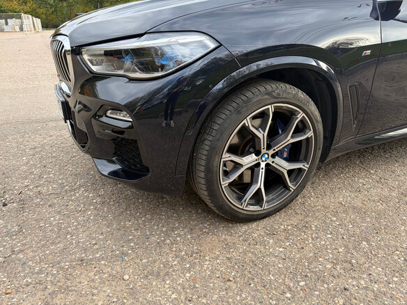 2021 BMW X5 40i IV (G05/G18), синий, 7900000 рублей - вид 4