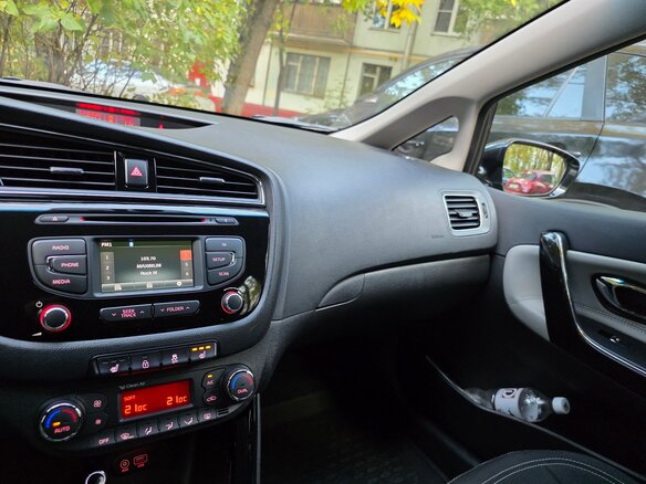 2015 Kia Ceed II Рестайлинг, серый, 1250000 рублей - вид 4