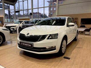2019 Skoda Octavia III (A7) Рестайлинг, белый, 1849000 рублей, вид 3