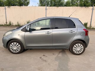 2007 Toyota Yaris Multimode II, серебристый, 530000 рублей, вид 5