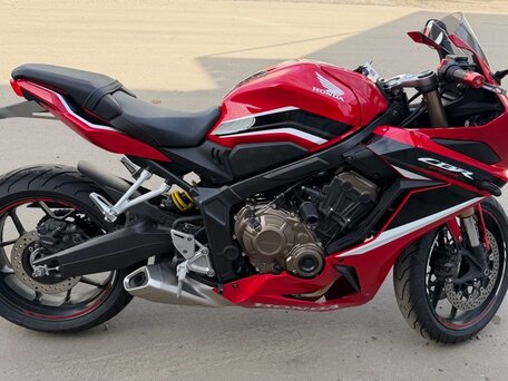 2021 Honda CBR 650R, красный, 899000 рублей, вид 3