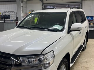 2018 Toyota Land Cruiser 200 Series Рестайлинг 2, белый, 5600000 рублей, вид 2