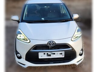 2017 Toyota Sienta II, белый, 1400000 рублей, вид 5