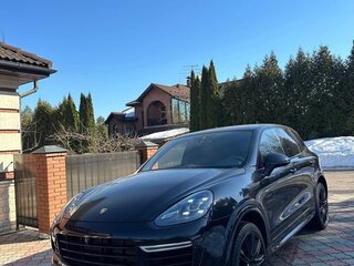 2017 Porsche Cayenne Turbo S II Рестайлинг (958), чёрный, 3990000 рублей, вид 1