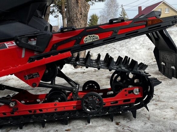 2021 BRP Lynx Xterrain RE Turbo, красный - вид 2