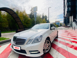 2011 Mercedes-Benz E-Класс 200 7G-Tronic IV (W212, S212, C207), белый, 1600000 рублей, вид 2