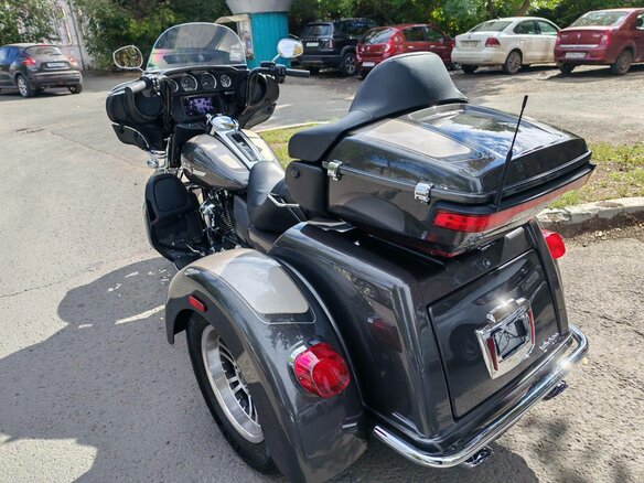 2023 Harley-Davidson Tri Glide, коричневый, 3900000 рублей - вид 11