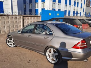2005 Mercedes-Benz C-Класс 230 II (W203) Рестайлинг, серый, 800000 рублей, вид 4
