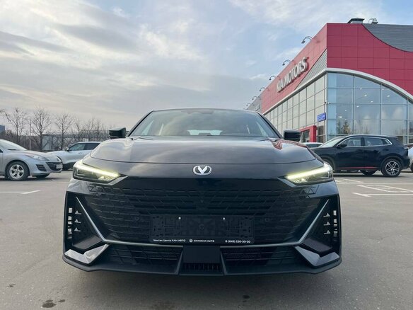 2025 Changan UNI-V I, чёрный - вид 2