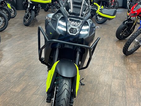 2026 QJMotor SVT 650 X, чёрный, 680000 рублей, вид 3