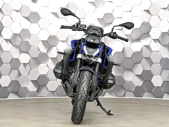 2025 BMW R 1300 R, синий, 2399000 рублей - вид 4