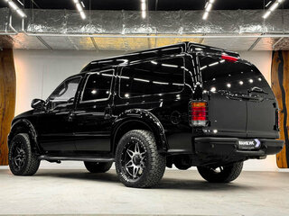 2005 Ford Excursion, чёрный, 4000000 рублей, вид 4
