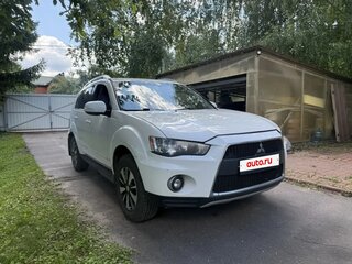 2010 Mitsubishi Outlander II Рестайлинг, белый, 555555 рублей, вид 2