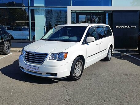 Chrysler Town & Country V
