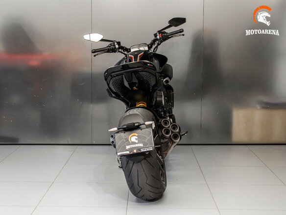 2023 Ducati Diavel V4, чёрный, 2577382 рублей - вид 5