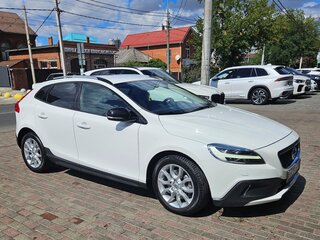 2018 Volvo V40 II Рестайлинг, белый, 1860000 рублей, вид 2
