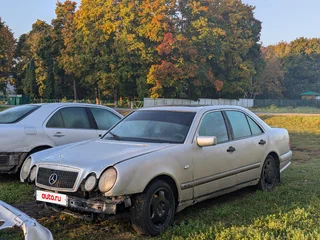 1996 Mercedes-Benz E-Класс 230 II (W210, S210), серебристый, 150000 рублей, вид 1