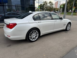 2011 BMW 7 серии Long 730Ld V (F01/F02/F04), белый, 1820000 рублей, вид 5