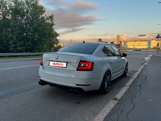 2018 Skoda Octavia III (A7) Рестайлинг, белый, 2200000 рублей, вид 4