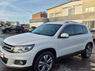 2011 Volkswagen Tiguan I Рестайлинг, белый, 1250000 рублей, вид 3
