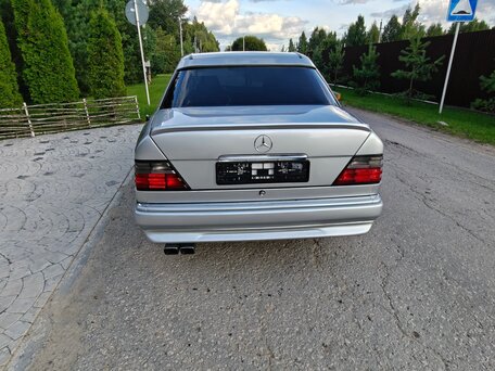 1994 Mercedes-Benz E-Класс 420 I (W124), серебристый, 4900000 рублей, вид 5