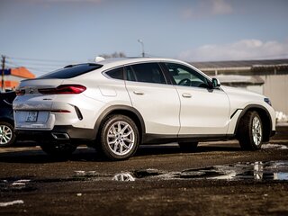 2020 BMW X6 30d III (G06), белый, 6150000 рублей, вид 3