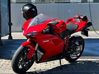 Ducati 848