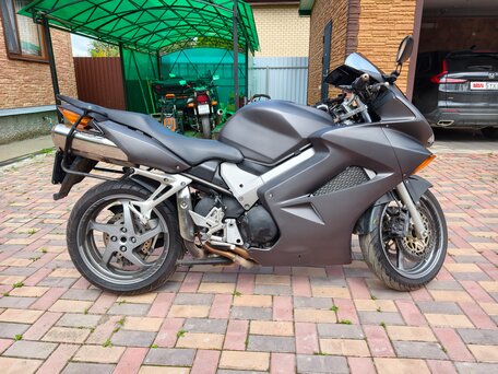 2005 Honda VFR 800, серый, 410000 рублей, вид 2