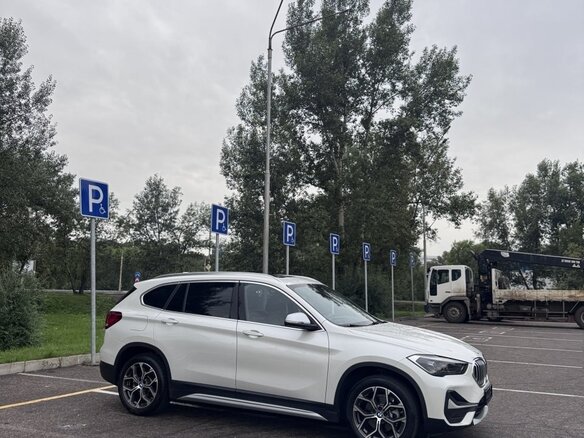 2022 BMW X1 18i sDrive II (F48) Рестайлинг, белый - вид 6