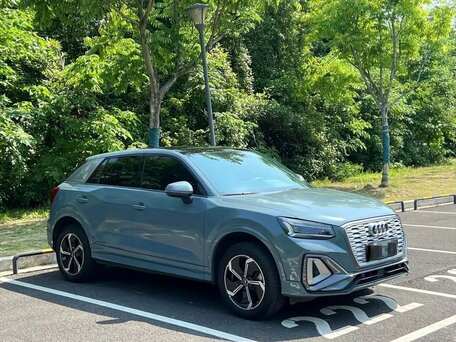 2023 Audi Q2 L e-tron I Рестайлинг, голубой, 1950000 рублей, вид 3