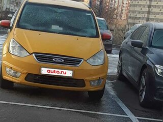 2015 Ford Galaxy II Рестайлинг, жёлтый, 650000 рублей, вид 1
