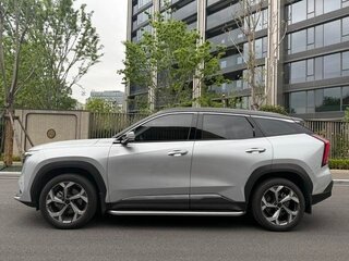 2024 Geely Atlas II, серебристый, 2260999 рублей, вид 4