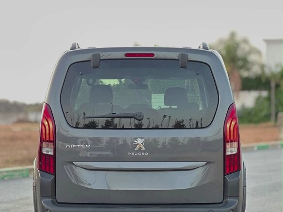 2023 Peugeot Rifter L1 I, серый, 2800000 рублей - вид 5