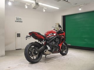2023 Honda CBR 650R, красный, 876000 рублей, вид 5