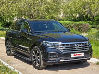 2018 Volkswagen Touareg III, синий, 4900000 рублей, вид 1