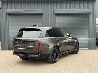 2026 Land Rover Range Rover P400 MHEV Long V, серый, 23890000 рублей, вид 4
