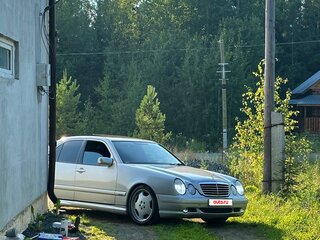 1999 Mercedes-Benz E-Класс 430 II (W210, S210) Рестайлинг, серебристый, 1050000 рублей, вид 3