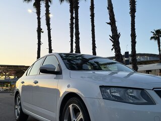 2013 Skoda Octavia III (A7), белый, 990000 рублей, вид 2