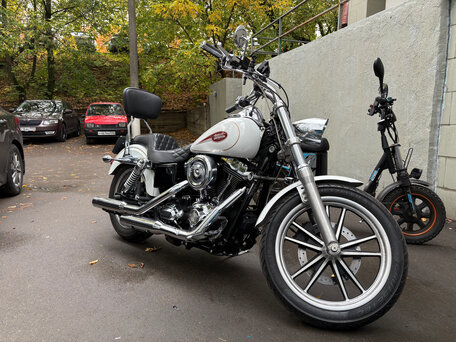 2007 Harley-Davidson Dyna Low Rider, белый, 700000 рублей, вид 3