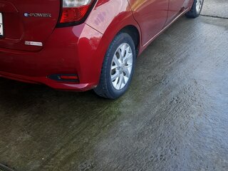 2017 Nissan Note e-Power II Рестайлинг, красный, 1250000 рублей, вид 3